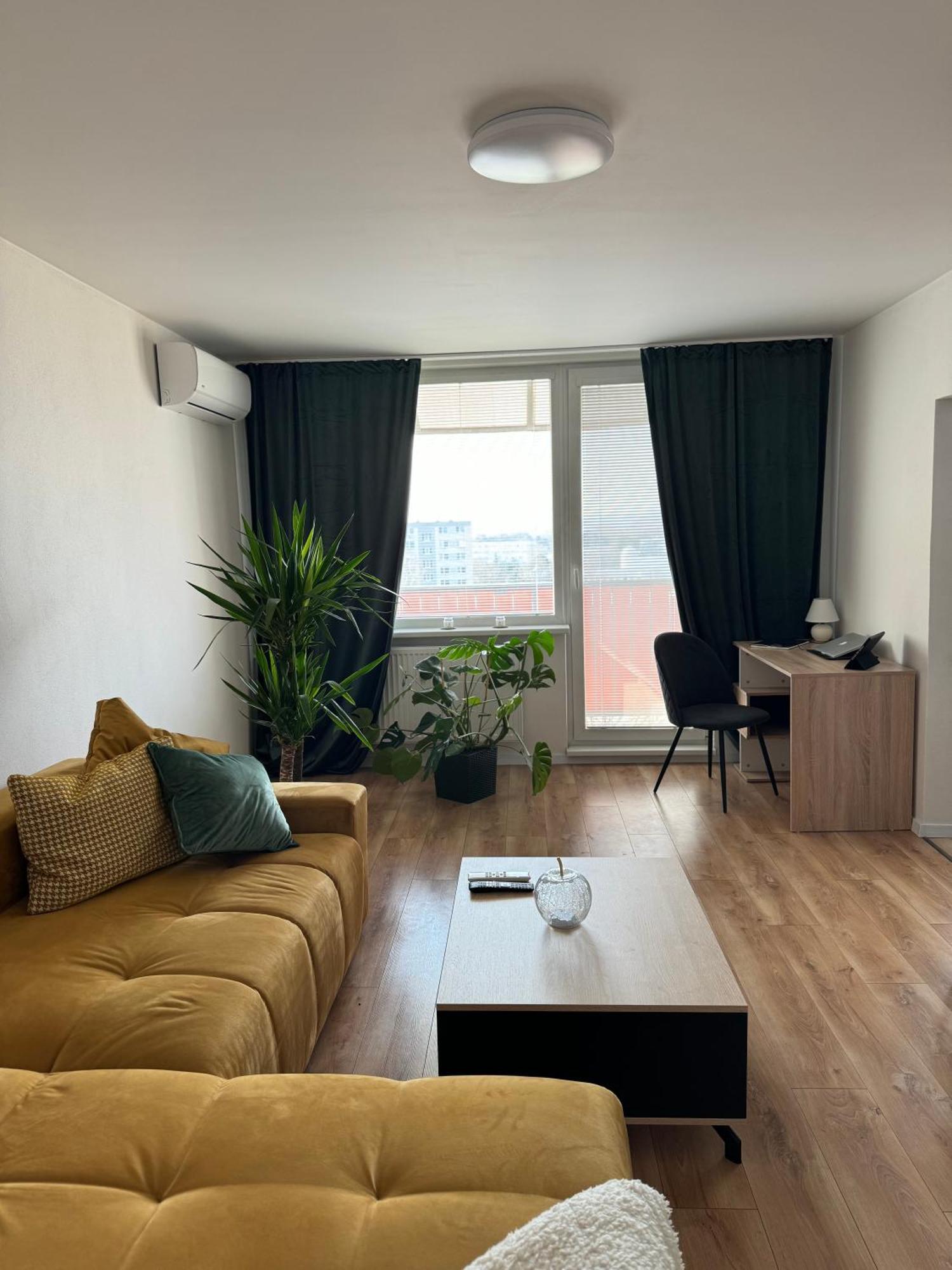 Modern Central Apartment Nitra Exteriér fotografie